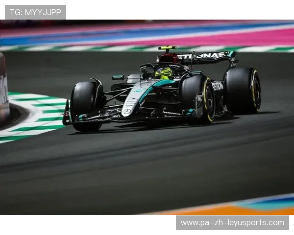 拉塞尔稳定输出！奔驰争冠关键棋子